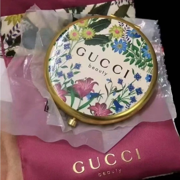 NEW Gucci Gold Floral Beauty Mirror - Picture 5 of 5